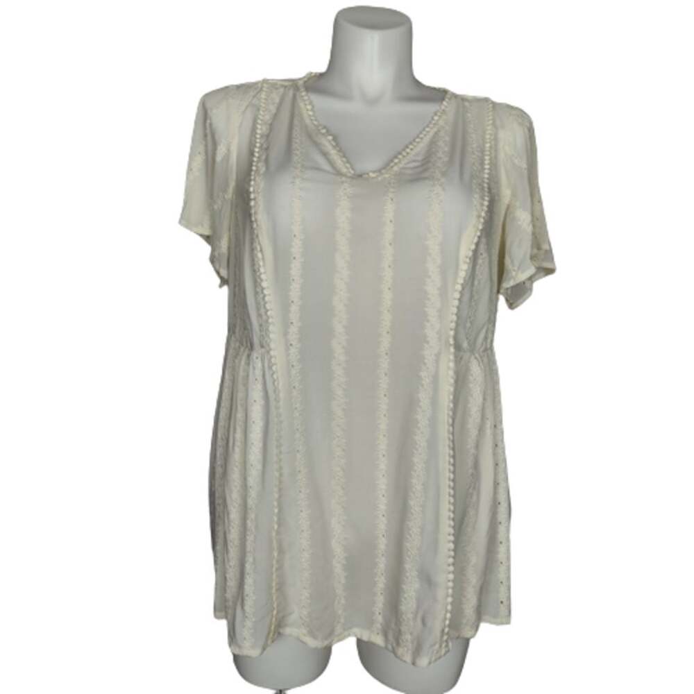 Torrid Ivory Eyelet Embroidered Blouse Size 1 - Picture 2 of 15